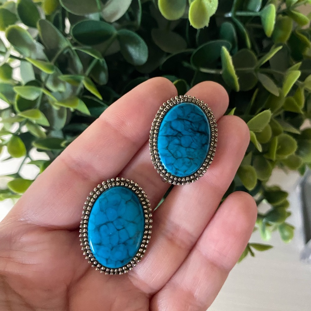 Vintage Roma Silver Tone Faux Turquois Clip On Earrings Signed 1.25” length